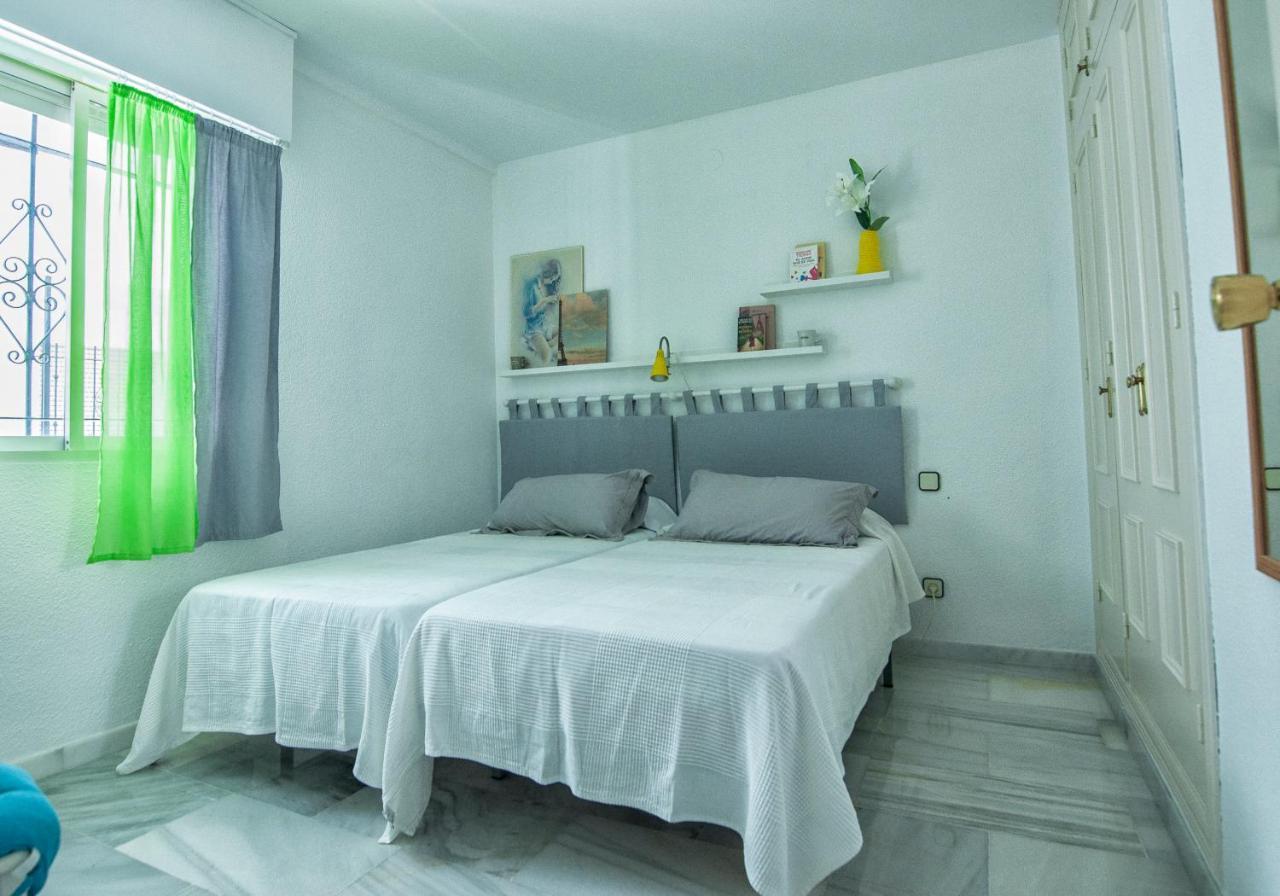 Luminoso Y Fresco Apartamento En 2ª Linea De Playa Фуeнхирола Екстериор снимка
