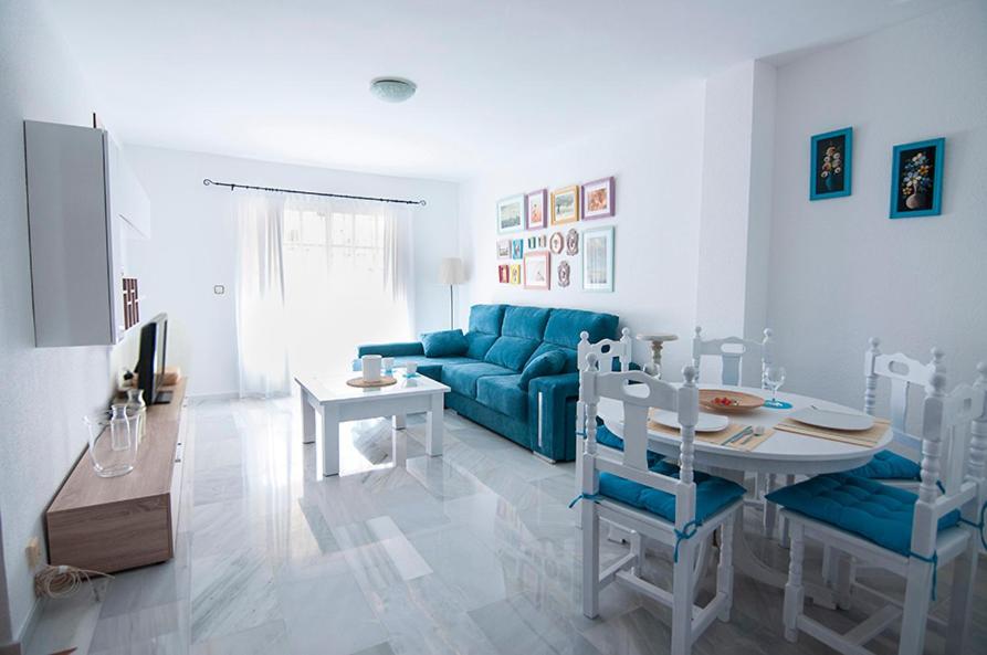 Luminoso Y Fresco Apartamento En 2ª Linea De Playa Фуeнхирола Екстериор снимка