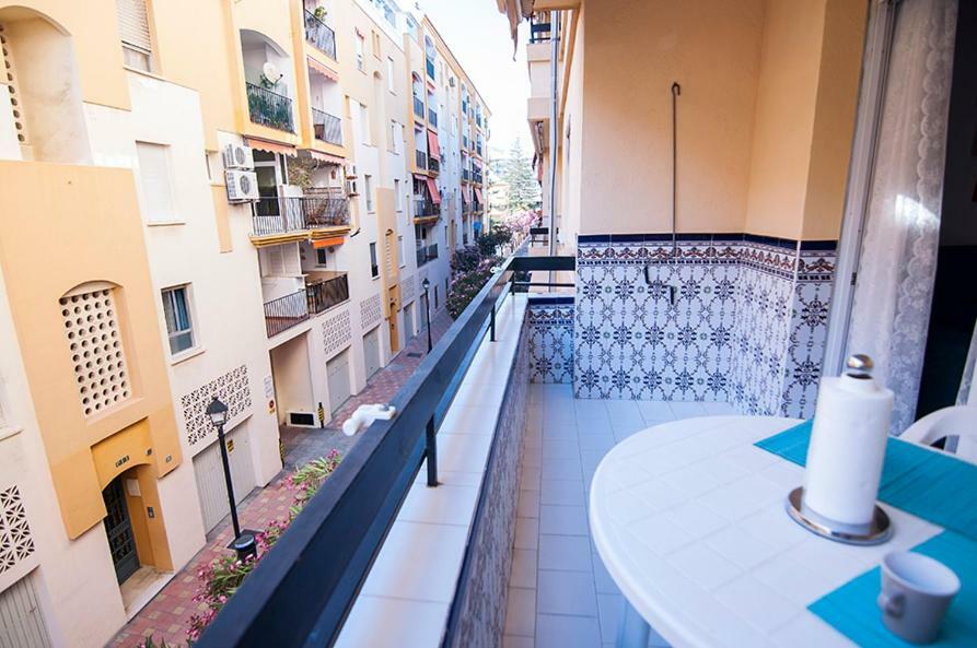 Luminoso Y Fresco Apartamento En 2ª Linea De Playa Фуeнхирола Екстериор снимка